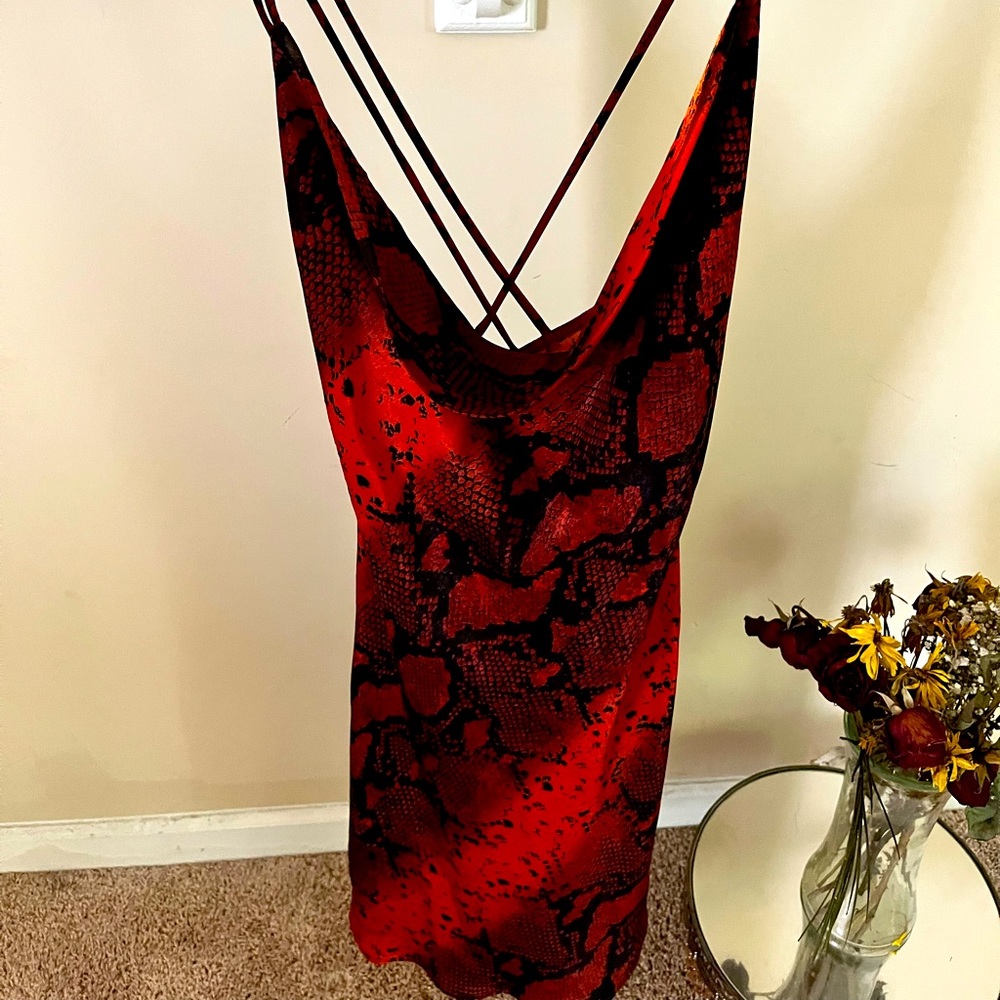 A satin mini dress - Picture 1 of 2